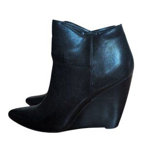 Nine West Ankle Boots Black Leather 3.5 Wedge Zip up Sides Pointed Toe Shoes